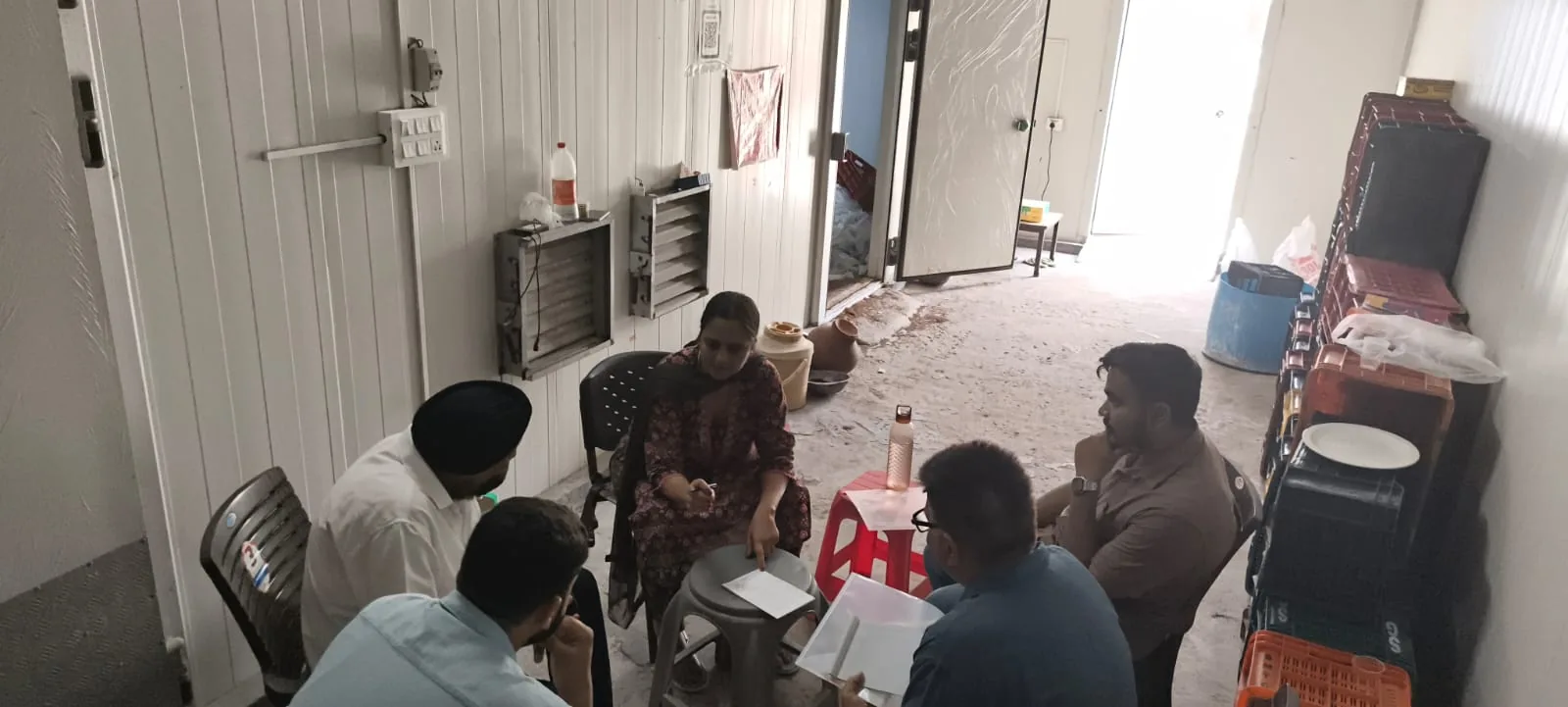 Dr. Sonia Dahiya guiding visitors during an on-site farm training session