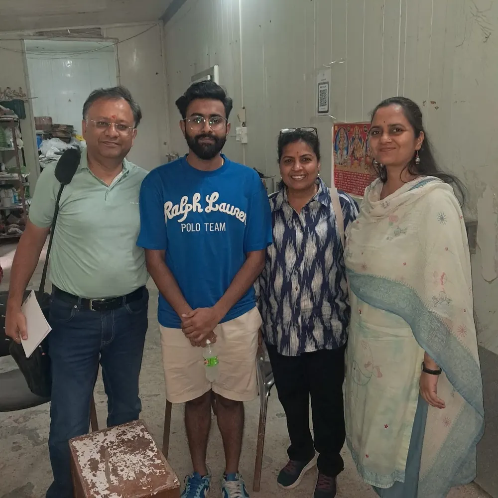 Dr. Sonia Dahiya and trainees posing together during a farm visit